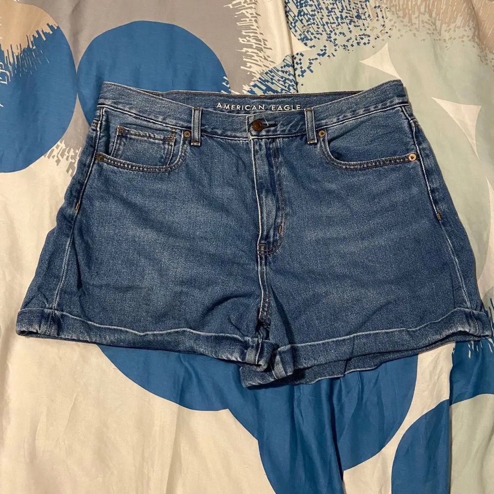 American Eagle Jean Mom Shorts - Picture 2 of 3